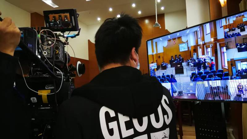 AI生成VS人工创意——延平区广告片拍摄公司的技术浪漫主义实践